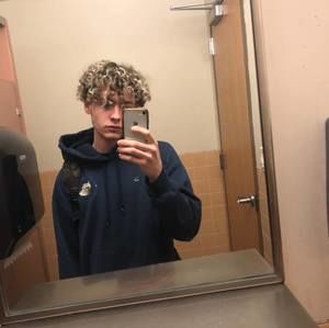 Meet your Posher, Taten